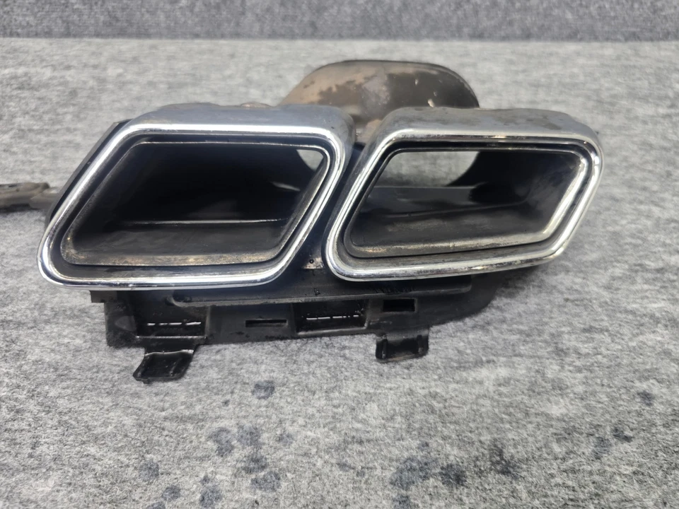 JUEGO DE PUNTA DE TUBO SILENCIADOR ESCAPE TRASERO MERCEDES W222 S560 S550 S63 OEM Foto 2 de 4