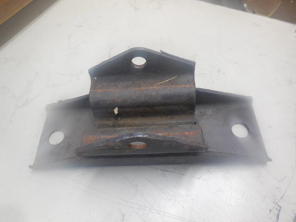 Novo isolador de transmissão 1965-1967 Ford Galaxie 352 390 - Imagem 2 de 2