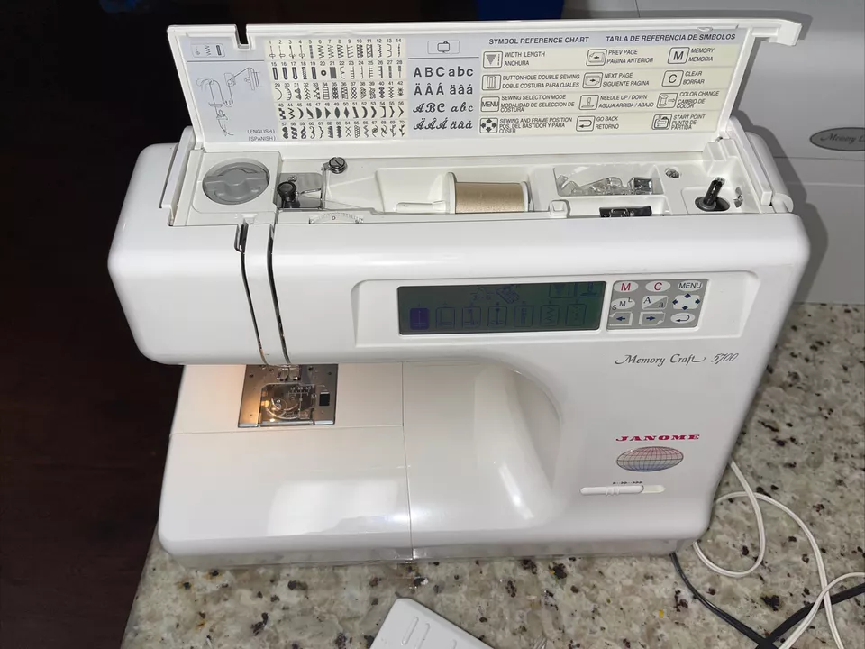 Janome Memory Craft 5700 Sewing Machine Working Tested W/ Power Cord, Pedal &Lid - Image 3 of 4