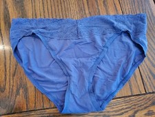 NWT NATORI BIKINI PANTIES 62 NYLON 38 SPANDX SLEEK FIT DK IRIS 756092 ONE SIZE