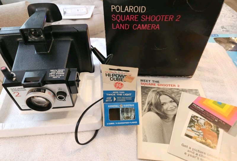 Vintage POLAROID Square Shooter 2 Instant Film Land CAMERA Original Box & Manual
