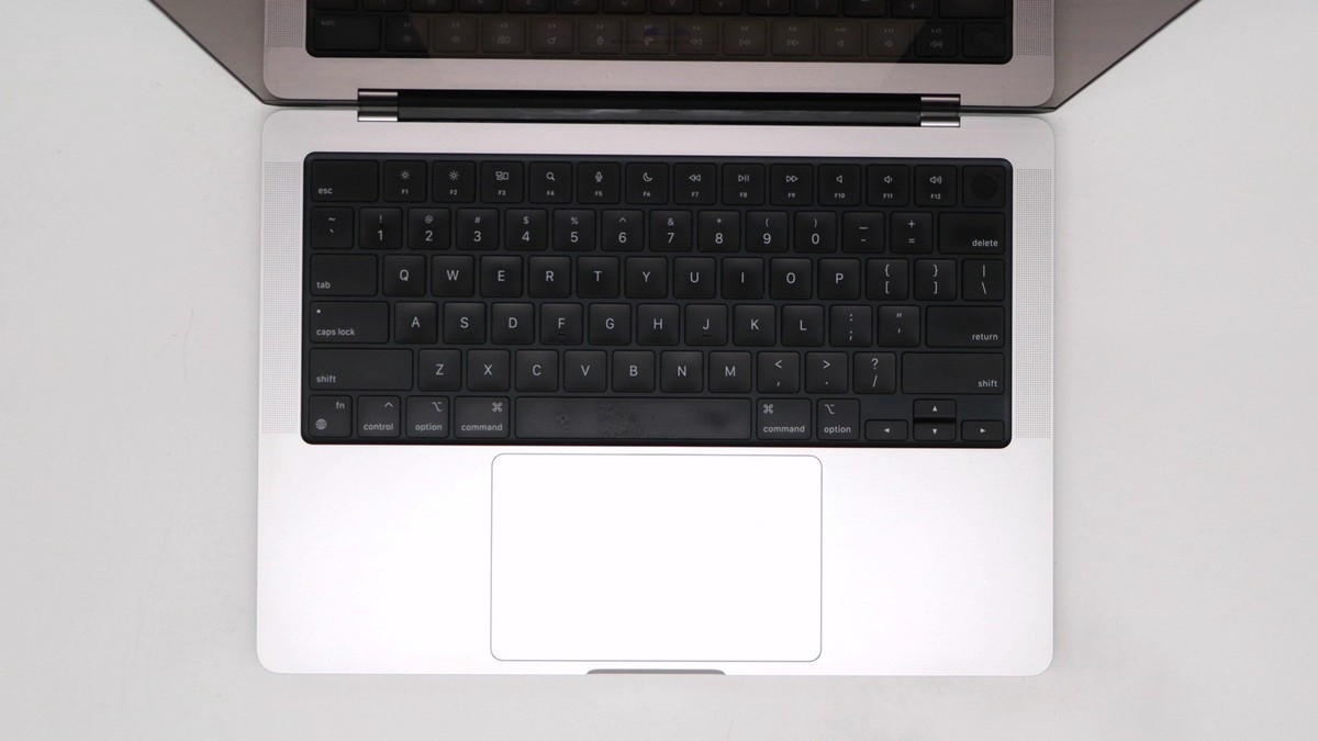 MacBook Pro シルバー 2020 Apple MacBook Pro A2442 14 M1 Pro 8-Core 16GB 512GB Silver
