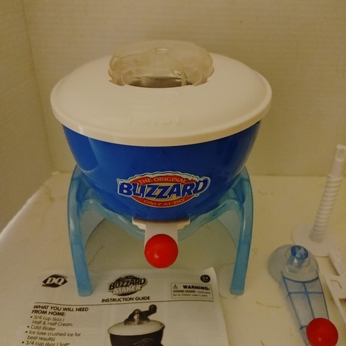Máquina de helados Spin Master de colección Dairy Queen DQ Blizzard completa SIN DULCES - Imagen 13 de 21