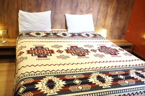 Alpaca Wool Blanket, Reversible 2 in 1-Thick and Ultra Soft-Premium Alpaca Wool - Picture 2 of 3