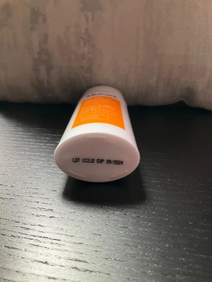 Murad City Skin Age Defense amplio espectro FPS 50 1,7 oz Foto 4 de 4