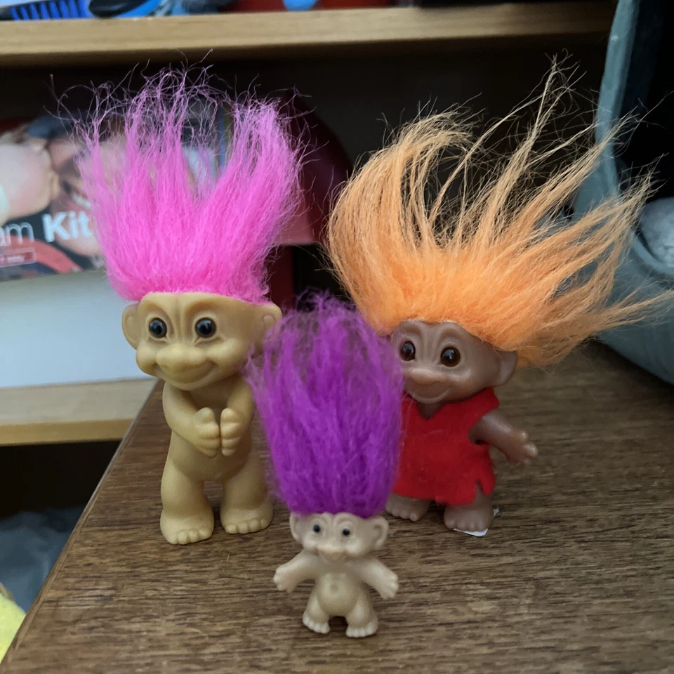 (4] Muñeca Russ Troll de 3-1/2" manos cerradas con pendiente adicional para usar Foto 2 de 4