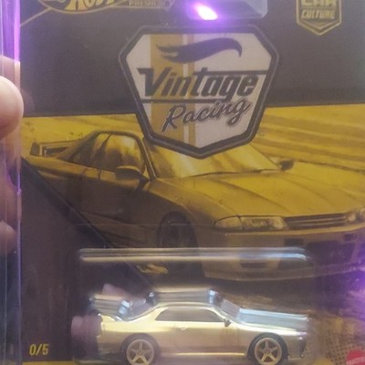 Hot Wheels Car Culture Vintage Racing Nissan Skyline GT-R R32 Gold Chase w/ Case