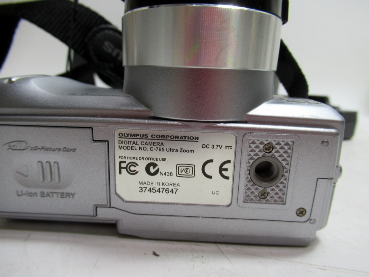 Olympus Camedia C-765 Ultra Zoom 4.0MP Camera W/Battery, Charger