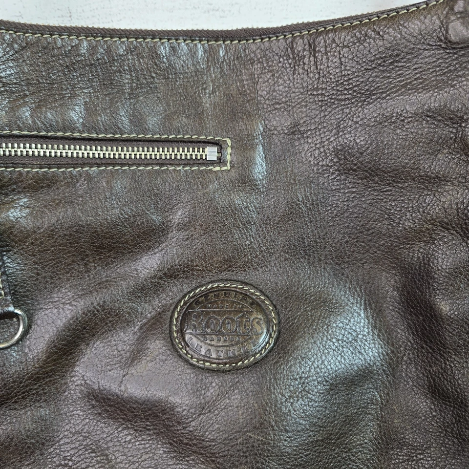 ROOTS Canada Leather Purse Tribe Side Saddle Crossbody Bag Zip Closure - Image 4 of 4