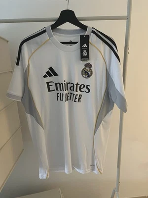 Real Madrid maillot domicile 2026 taille L neuf avec étiquette - Photo 1/3