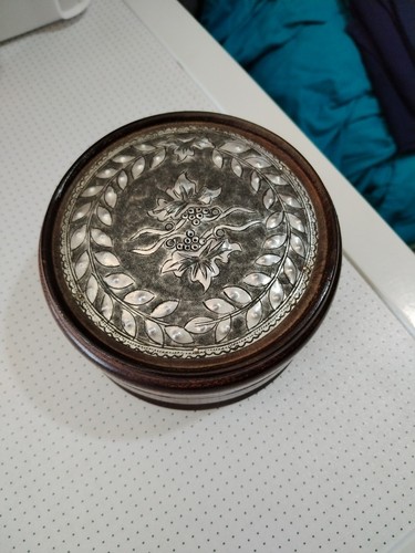 Vintage Trinket Round Box