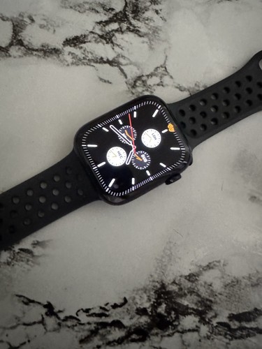 Apple Watch Series 7 45mm Nike Edition, GPS - Zdjęcie 4 z 9