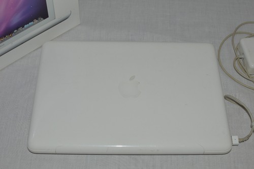 Apple MacBook Unibody 13.3" - 2.4 GHz Intel C2D 16GB RAM 240GB SSD HD w/ Power - Picture 11 of 23