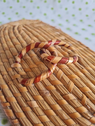 Vintage Wicker Lined Storage Basket With Lid. - Picture 14 of 14