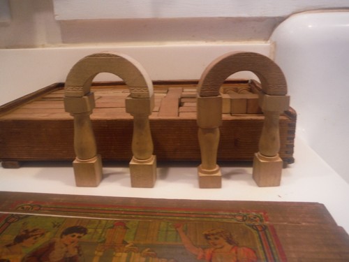 ANTIQUE VICTORIAN GERMANY CHILD'S WOODEN BUILDING BLOCKS SET w/ BOX COMPLETE - Picture 21 of 24