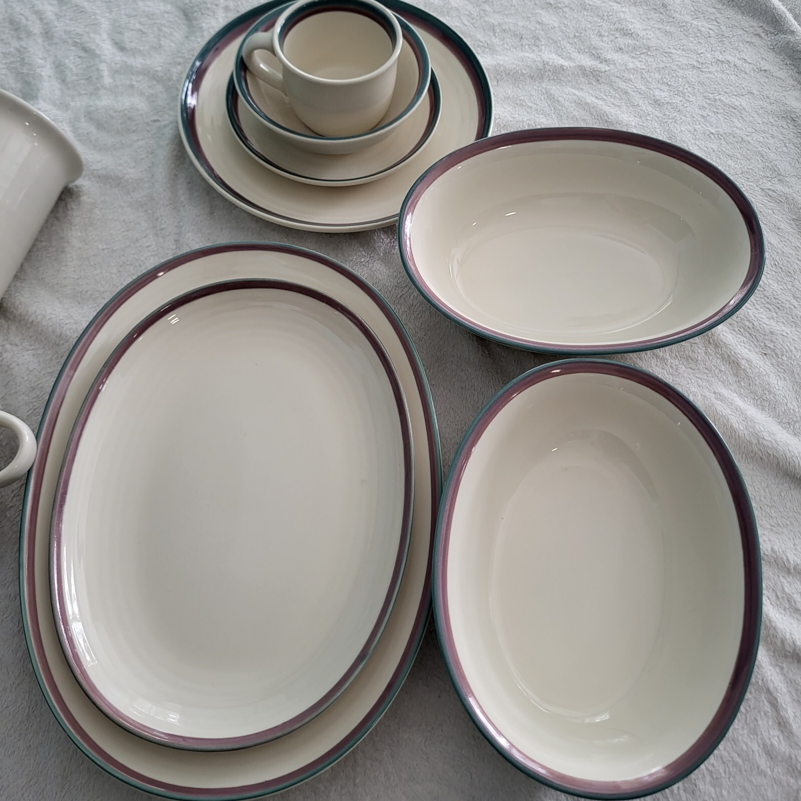 Vintage Pfaltzgraff Dinnerware set service for 12