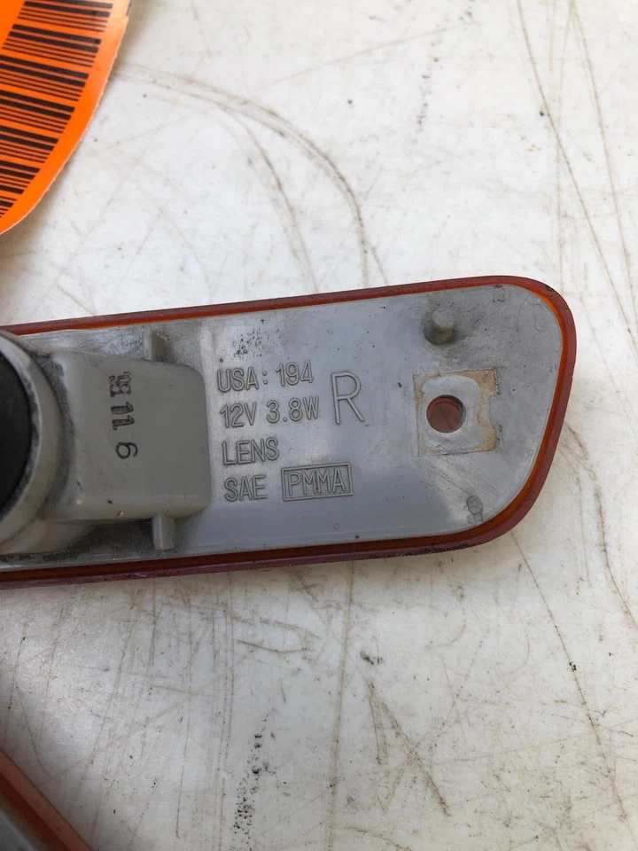 Luz de lámpara de señalización lateral Suzuki Grand Vitara 1999 montada en parachoques izquierdo y derecho OEM Foto 4 de 4