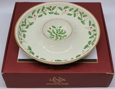 Lenox Fine China Holiday 12" Chip and Dip Tray Gold Trim Porcelain Holly Berries