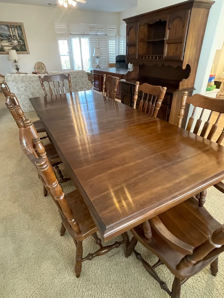 Juego de comedor Basset de 14 piezas mesa de madera maciza con 8 sillas Foto 4 de 4