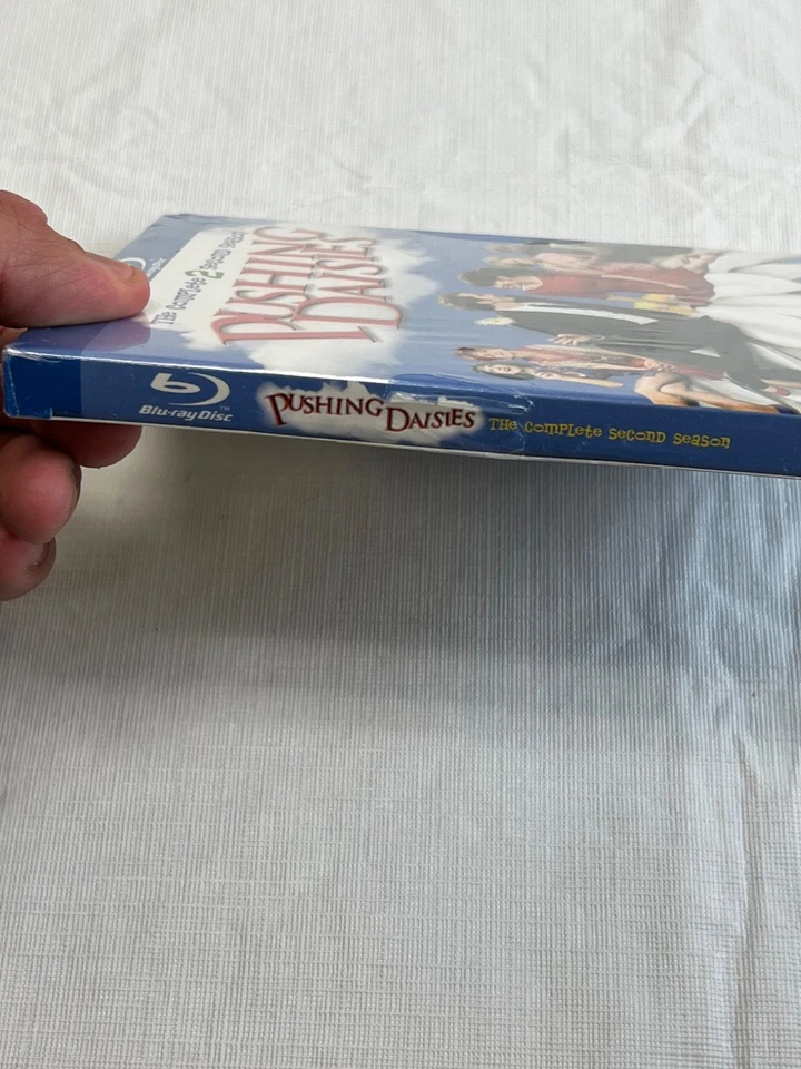 Pushing Daisies: The Complete Second Season 2 (Blu-ray, 2008) - BRAND NEW!! - Image 2 of 4