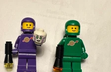 LEGO Lot Of 2 Classic Spaceman: Purple And Dark Green With Space Belt / Airtank