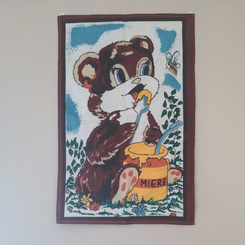 Vintage Kids Tapestry Cute Bear Bees Honey Comic Print Wall Hanging Decor Miere - Picture 1 of 1
