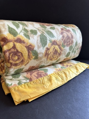 Vintage 1970’s Cannon Blanket 72x90 Twin/Full Yellow Roses USA Poly Rayon Satin - Picture 19 of 24