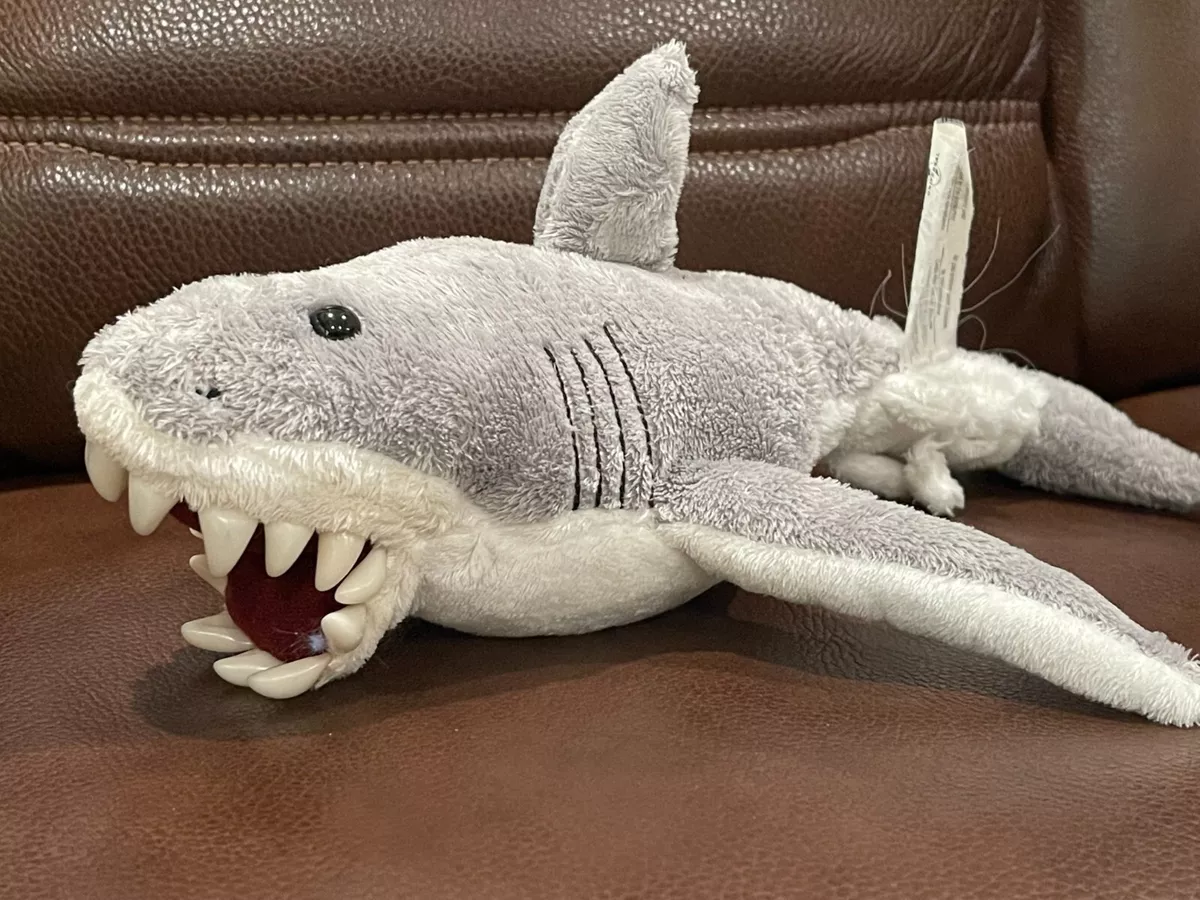 Shark toy that opens mouth hotsell