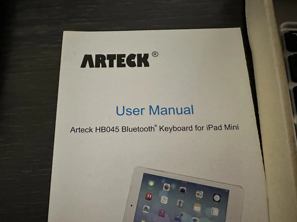 Arteck Bluetooth Keyboard For iPad Mini HB045. Boxed & Cables. - Image 2 of 4