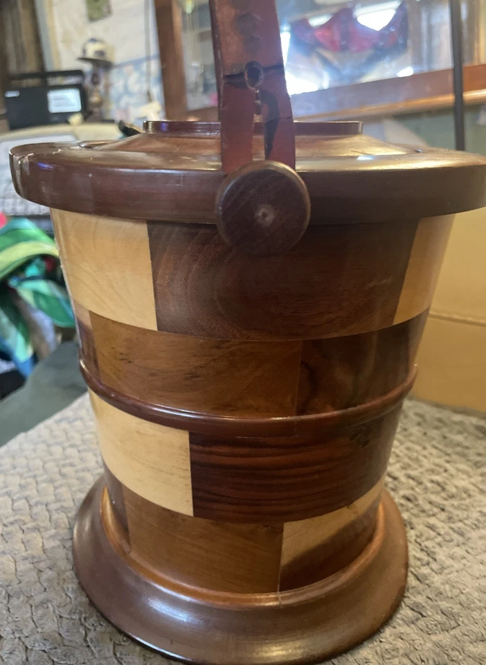 Cubo de hielo de madera con incrustación de marquetería Roatán de colección forro de plástico correa de cuero Foto 3 de 4