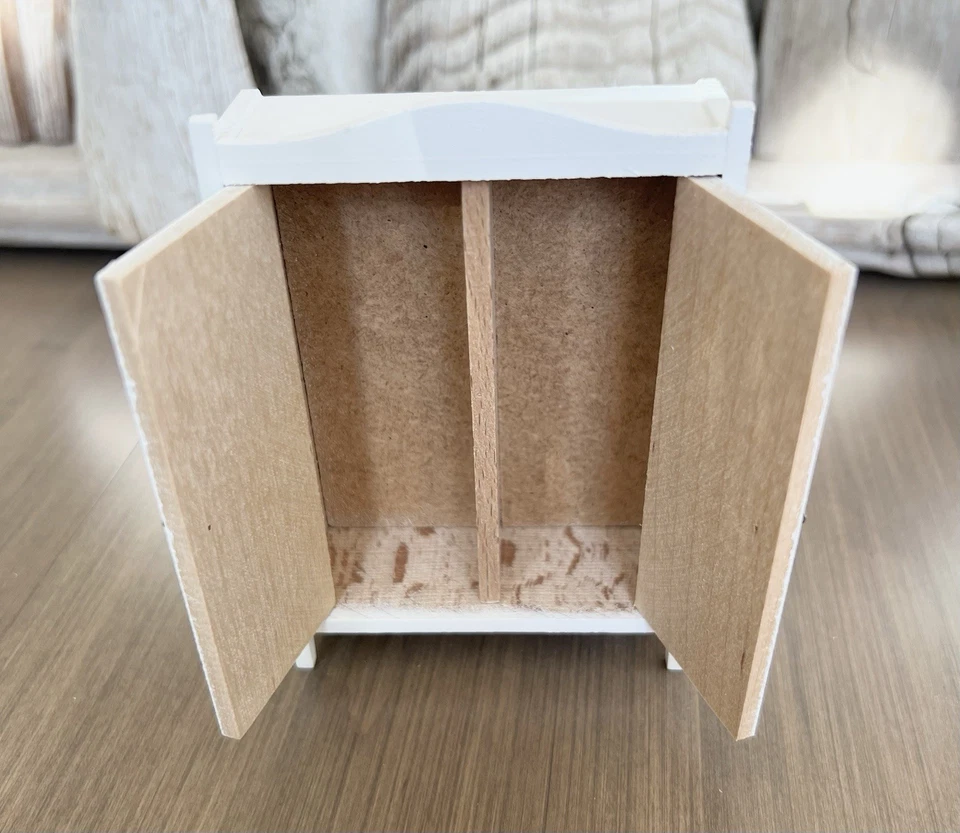 Juego de dormitorio Lundby Blue Heaven con muñeca y caja que falta tocador y lámpara (E) Foto 3 de 4