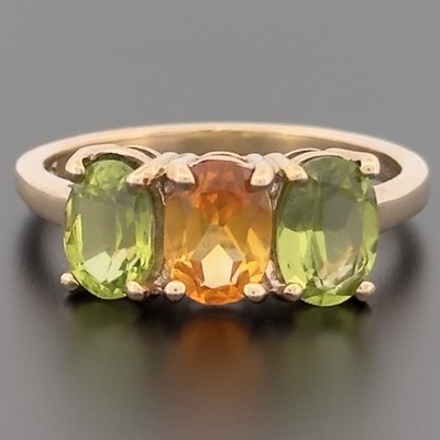 Ring 9 kt Gelbgold Citrin & Peridot mit drei Steinen Größe N 1/2 gepunzt