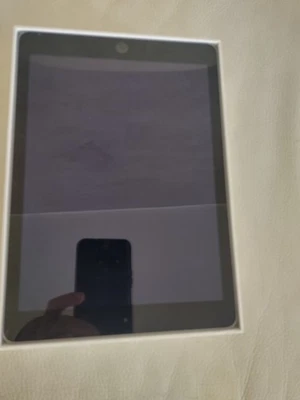 Apple iPad 32 · 32GB · Wi-Fi