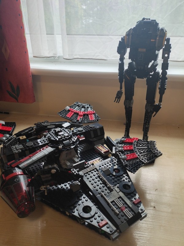 LEGO Star Wars: The Dark Millennium Falcon