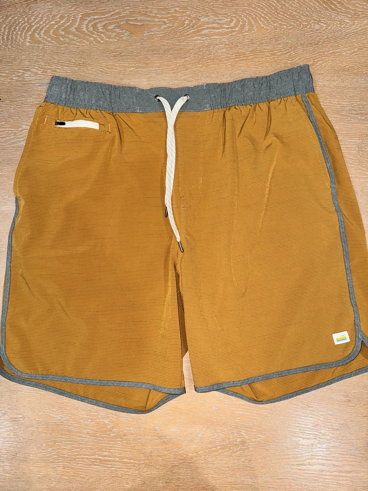 Vuori Shorts Mens XXL Brown Banks 7” Hybrid Unlined Performance Stretch Gym 2XL