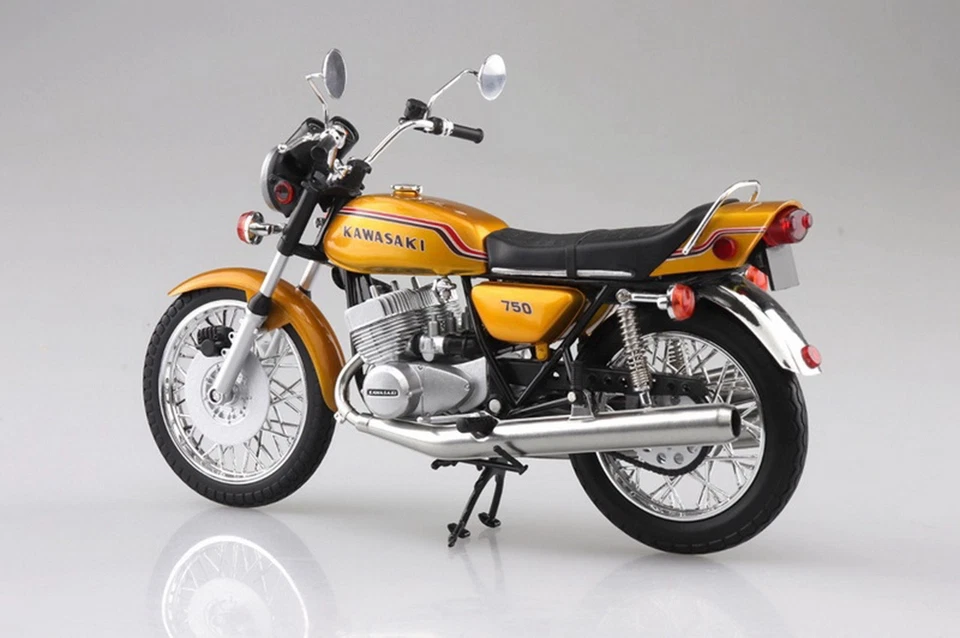 AOSHIMA 1/12 Scale kawasaki 750SS MACH IV Gold Motorcycle Diecast Model Toy  - Bild 2 von 4