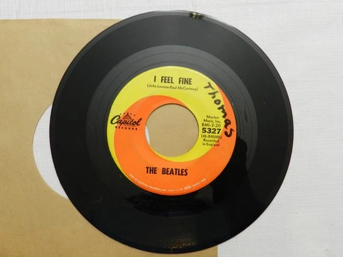 45 RPM, The Beatles – I Feel Fine / She's A Woman, Capitol 5327, 1964, VG+