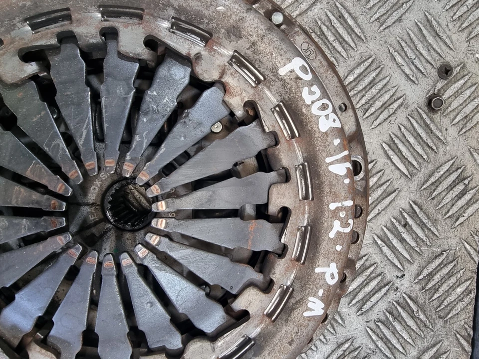 PEUGEOT 208 FLYWHEEL CLUTCH KIT  1.2L MAN PET HATCHBACK 2016 FLYWHEEL CLUTCH KIT - Image 4 of 4