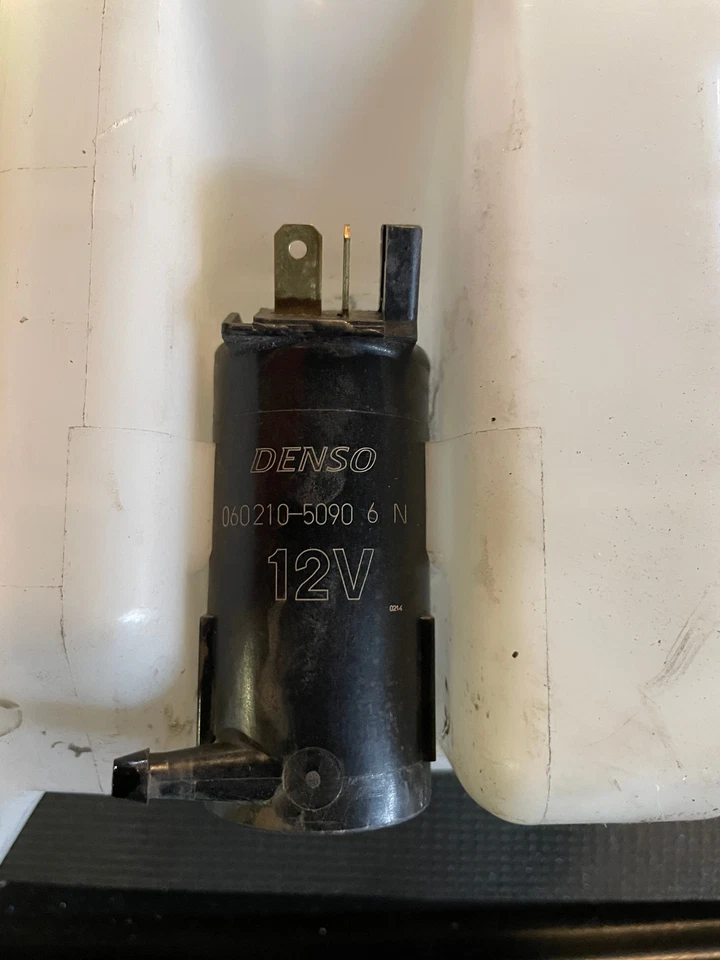 Depósito de líquido parabrisas Mitsubishi Fuso Canter FE 180 Foto 4 de 4