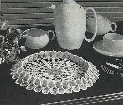 RUFFLED DOILIES Crochet PATTERNS Lace DOILY Pansy VICTORIAN Filet SQUARE Vintage