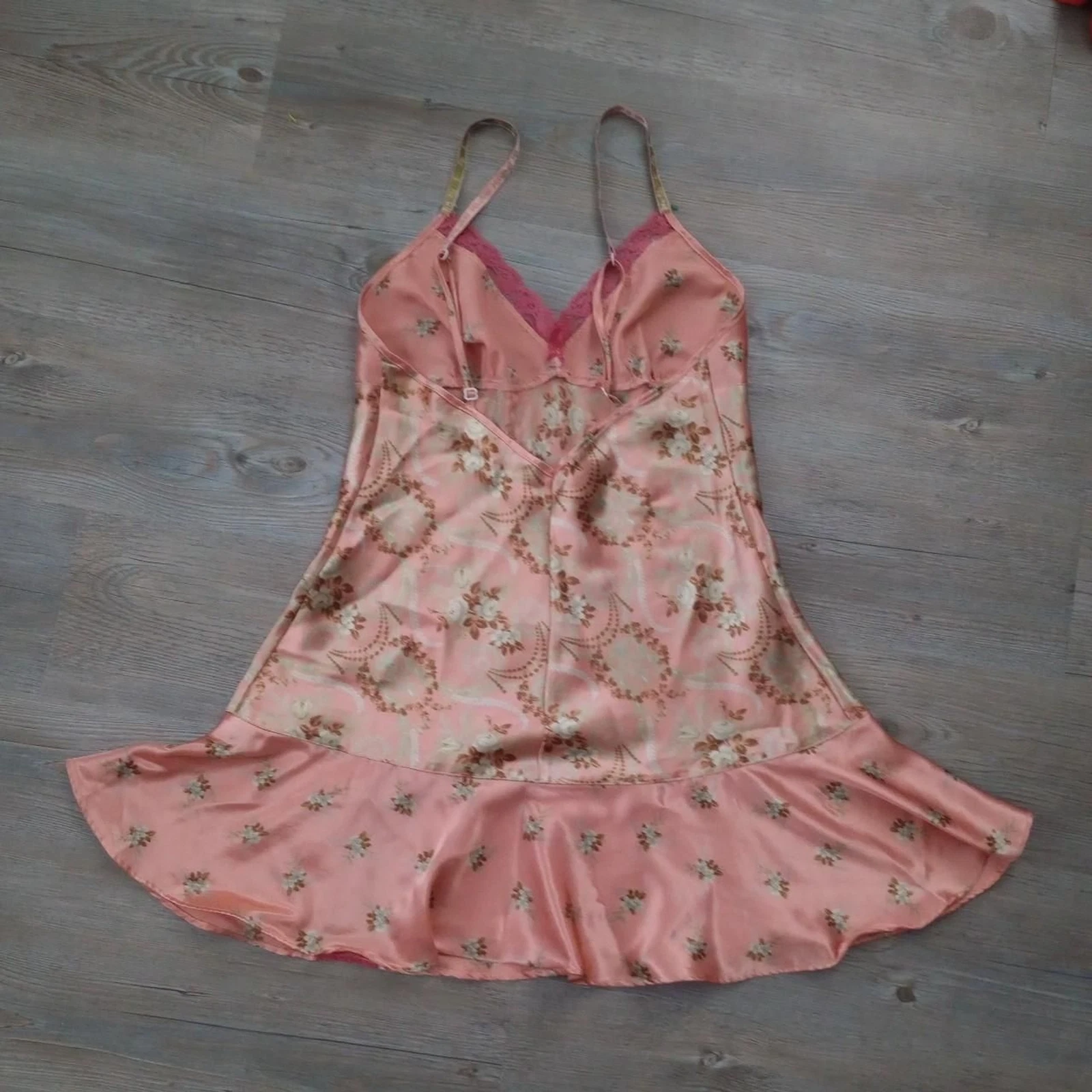 UNDERCOVER Y2K Victoria's Secret slip floreale in pizzo rosa