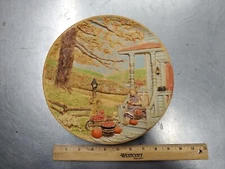 Vintage Byron Molds 1980 Decorative Ceramic Plate - 3D Relief - Great Condition