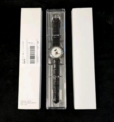 DISNEY CLASSIC MICKEY MOUSE LEATHER BAND WATCH #58519 JAPAN MOVEMENT 