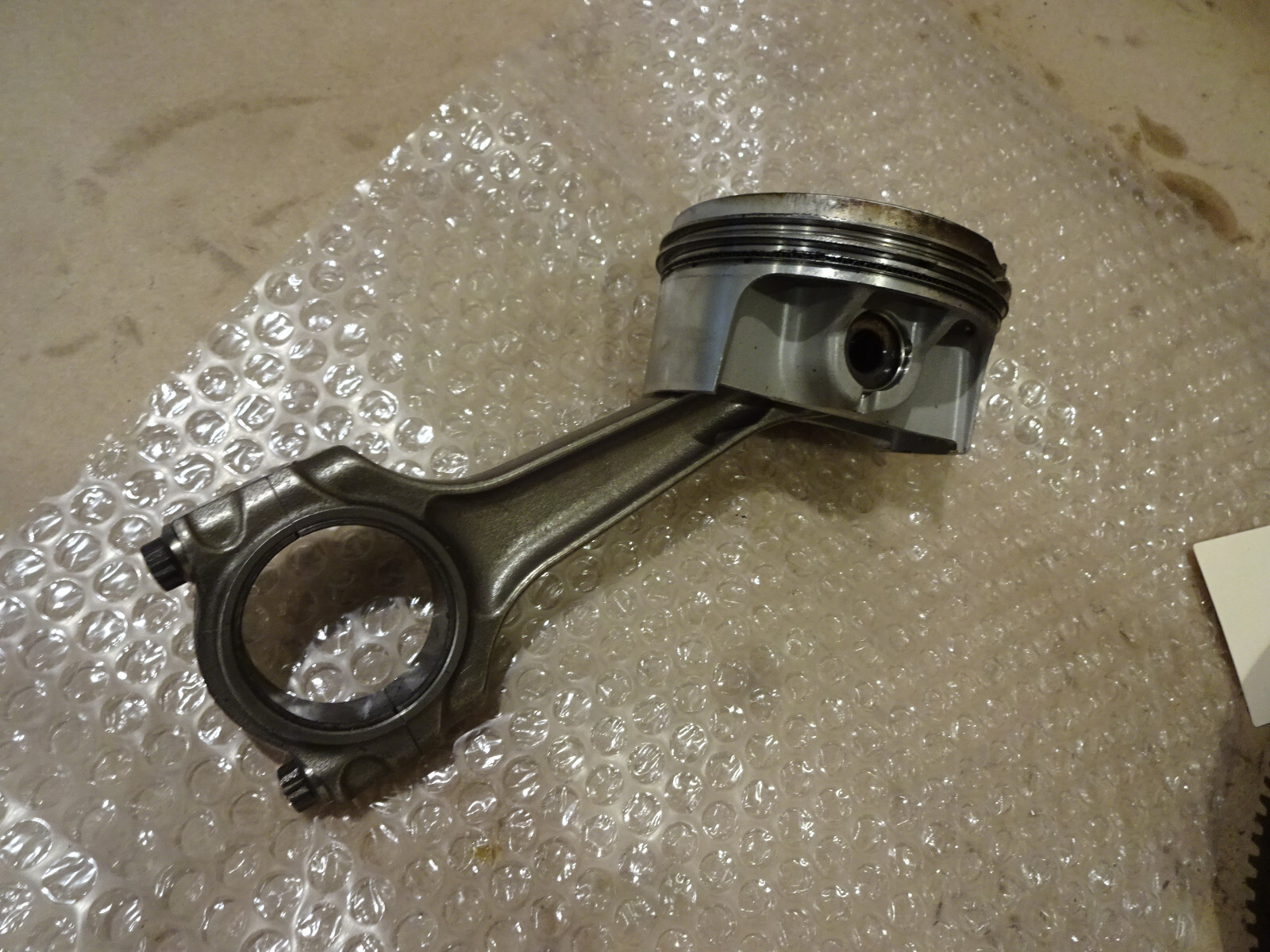 Maserati 4200, Quattroporte-RH Engine Piston & Con Rod Cyl# 3 -P/N 198410-192402