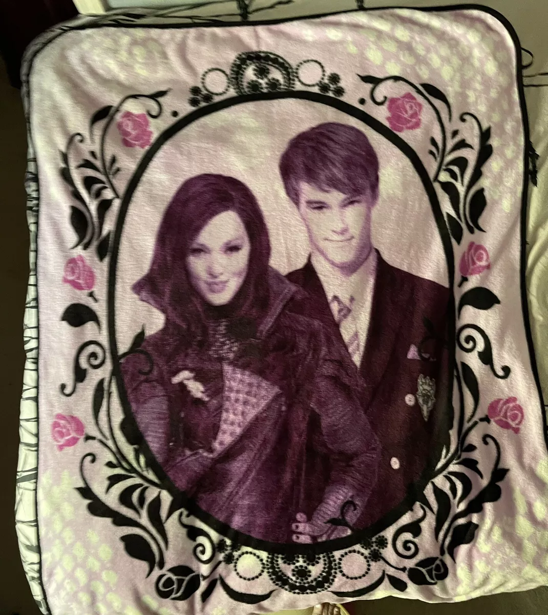 Disney Descendants Mal Ben Plush Fleece Throw Gift Blanket Pink