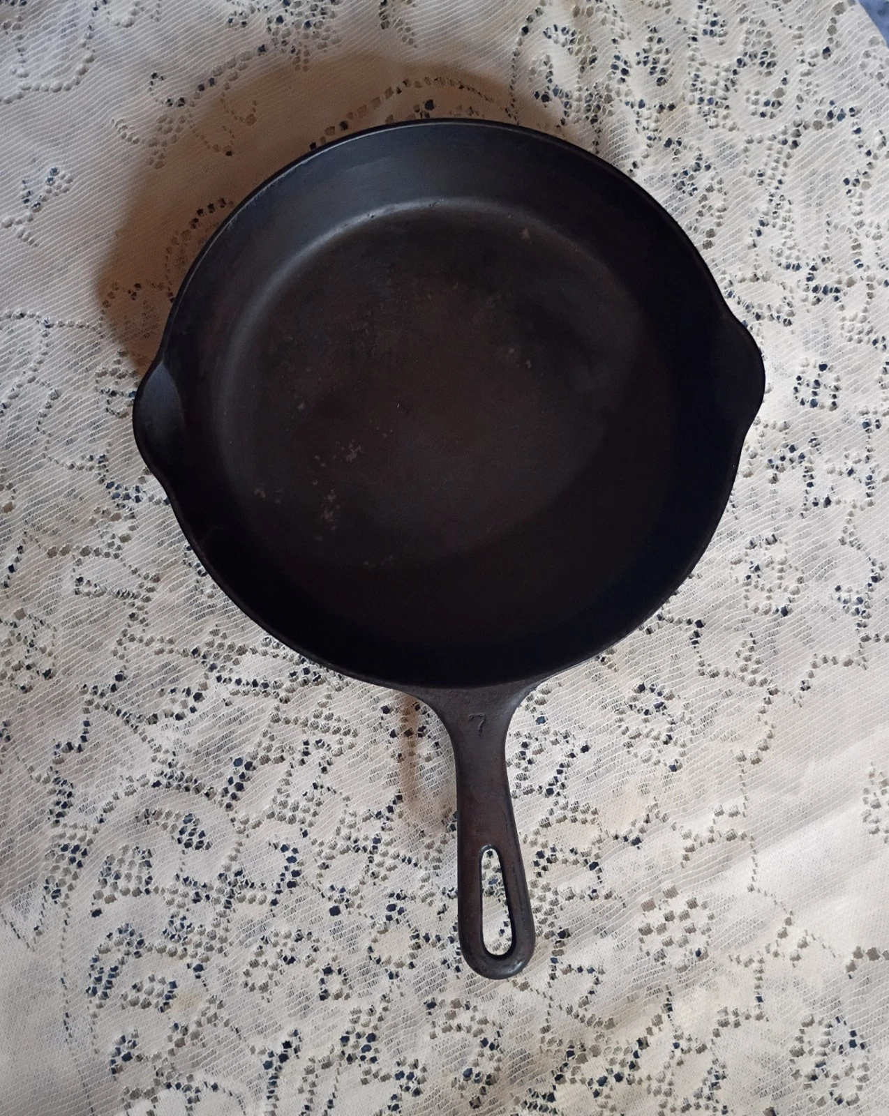 No. 7 Griswold Skillet 701 Erie PA USA Double Pour