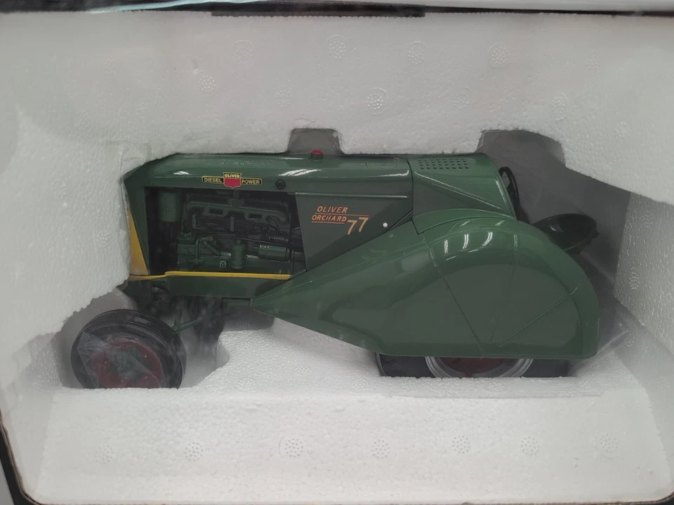 1/16 SpecCast Farm Toy Oliver 77 Orchard tractor - Image 2 of 4