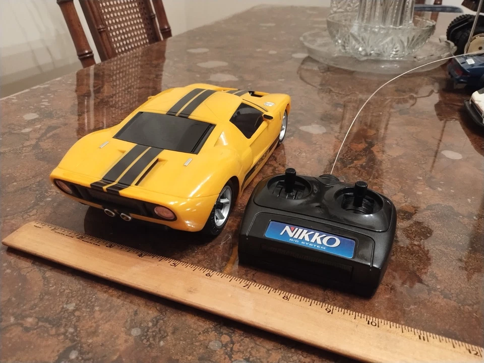 NIKKO Ford GT R/C Car 1/16 Scale Yellow - restore or parts only - Image 4 of 4