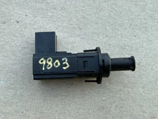 2015-2016 RAM 1500 LEFT SIDE BRAKE PEDAL STOP LIGHT SENSOR SWITCH OEM OEM