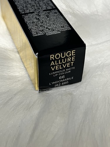Rossetto CHANEL ROUGE ALLURE VELVET NUOVO NR 66 L’INDOMABLE Luxury Lipstic - Foto 4 di 10